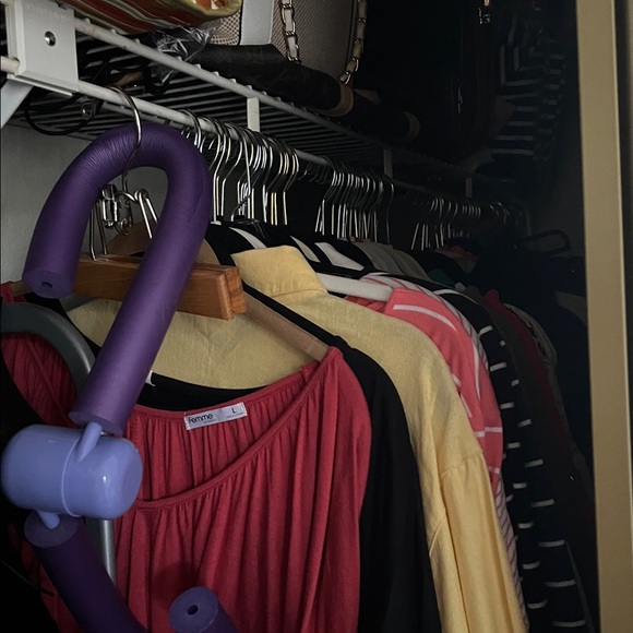 Box of great items Clothing Bundle - Picture 9 of 12